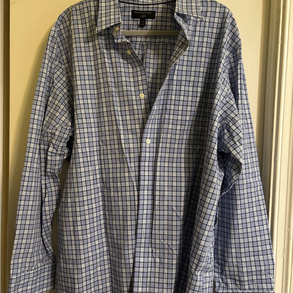 Banana Republic Blue and White Plaid Men's Shirt